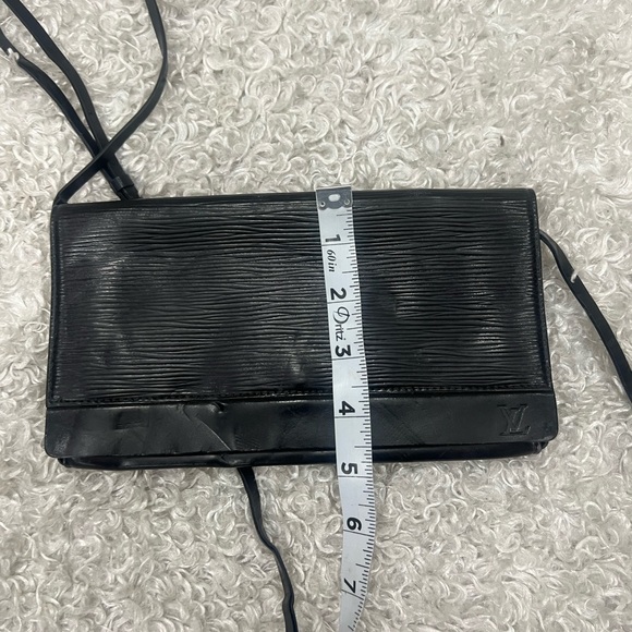 Louis Vuitton Honfleur Handbag Epi Leather - Picture 10 of 16